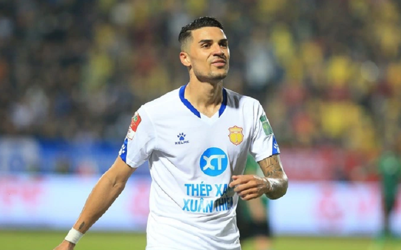 Văn Quyết kỳ vọng Hendrio sớm trở thành công dân Việt Nam